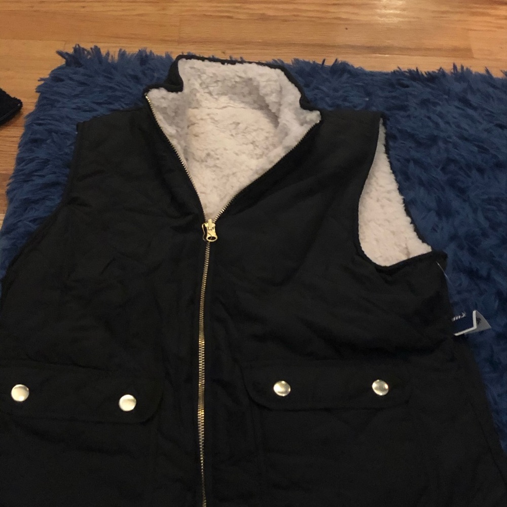 cute black vest with fur!